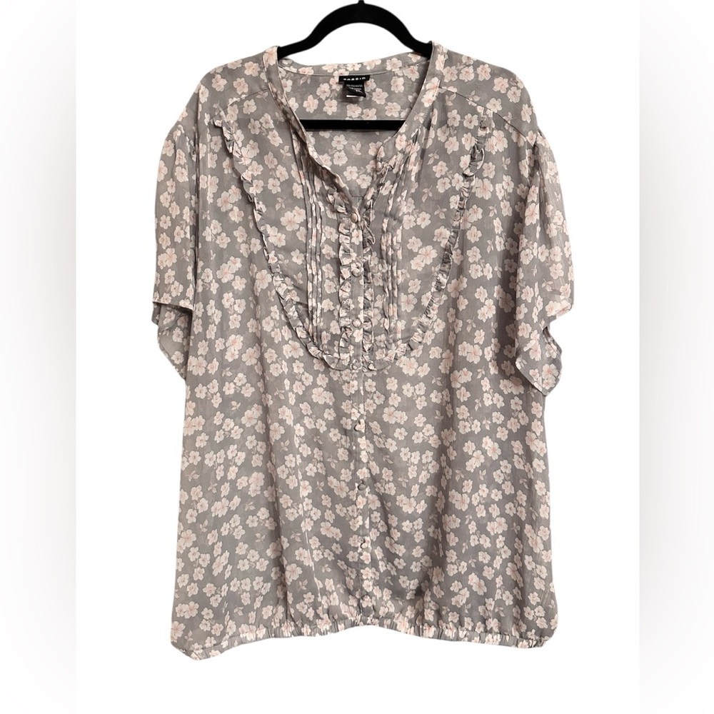 Torrid Bubble Hem Top Size 5 Or 28w Gray With Small Florals Elastic Hem Chiffon